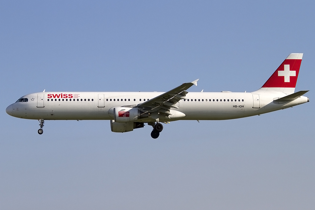 Swiss, HB-IOH, Airbus, A321-111, 04.05.2013, BCN, Barcelona, Spain 


