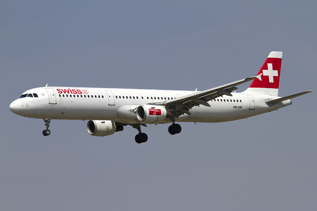 Swiss, HB-IOK, Airbus, A321-111, 06.09.2010, BCN, Barcelona, Spain 




