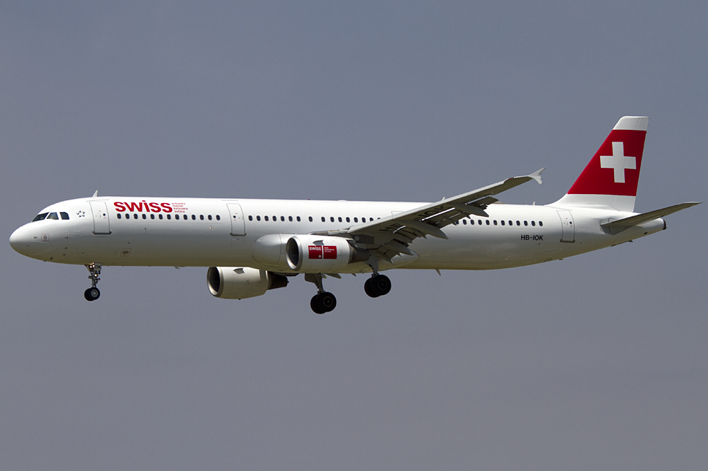 Swiss, HB-IOK, Airbus, A321-111, 16.06.2011, BCN, Barcelona, Spain 




