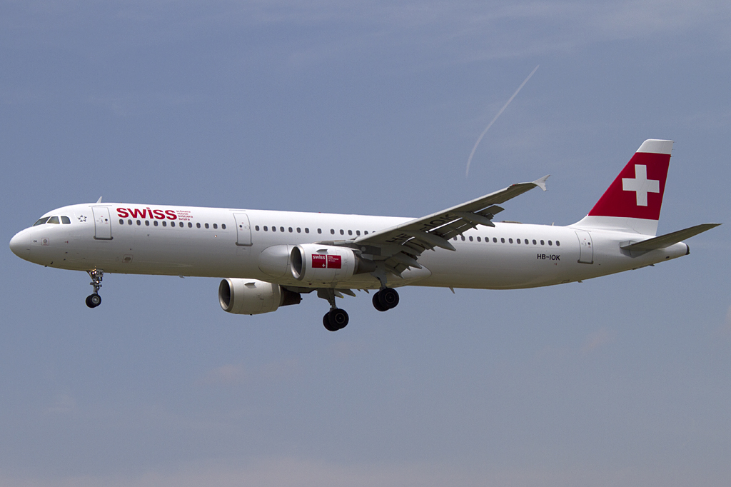 Swiss, HB-IOK, Airbus, A321-111, 18.06.2011, BCN, Barcelona, Spain 




