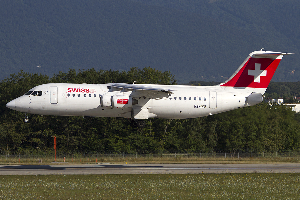 Swiss, HB-IXU, BAe, ARJ-100, 04.08.2012, GVA, Geneve, Switzerland 



