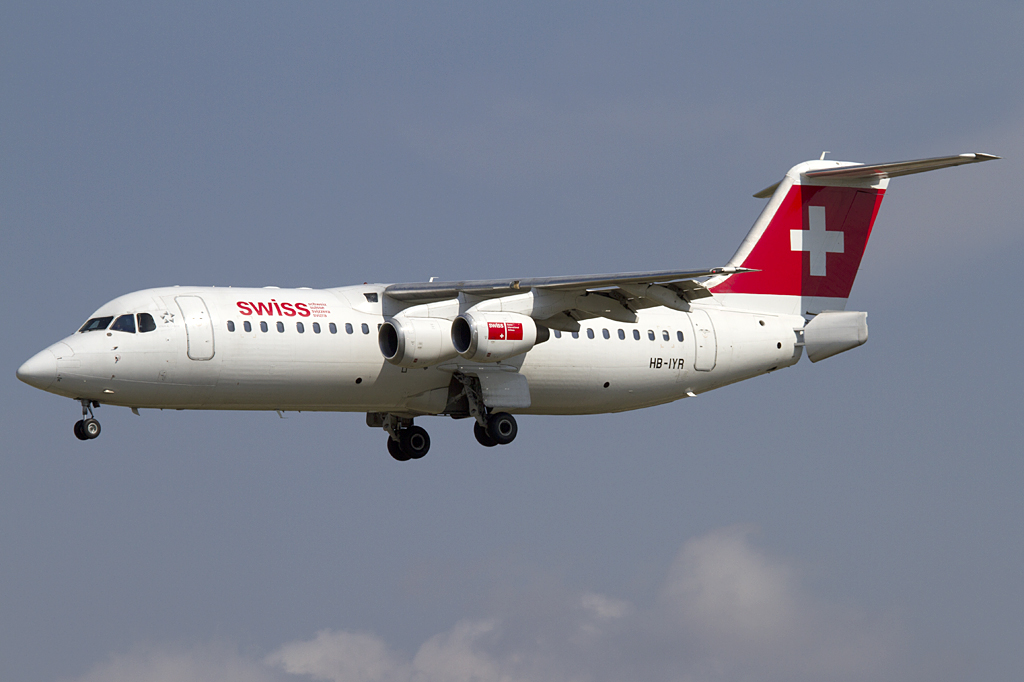 Swiss, HB-IYR, BAe, ARJ-100, 06.09.2010, BCN, Barcelona, Spain 



