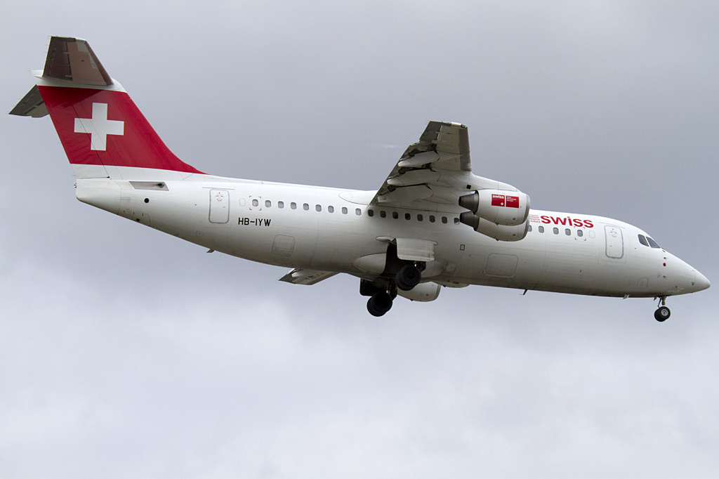 Swiss, HB-IYW, BAe, Avro RJ-100, 02.01.2011, GVA, Geneve, Switzerland 




