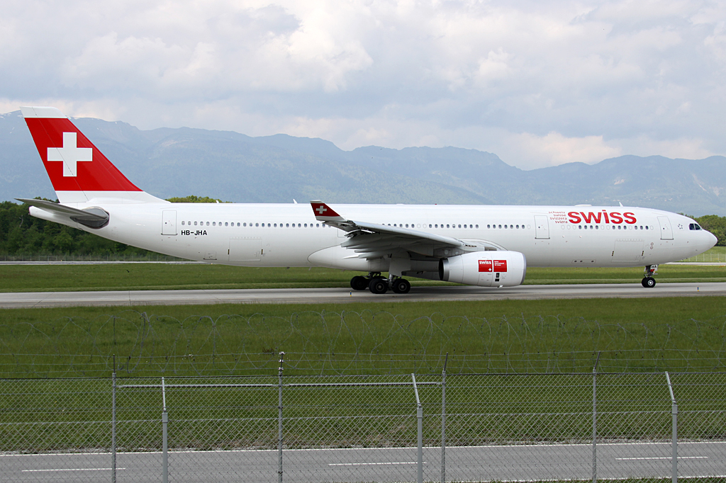 Swiss, HB-JHA, Airbus, A330-343X, 08.05.2010, GVA, Geneve, Switzerland 


