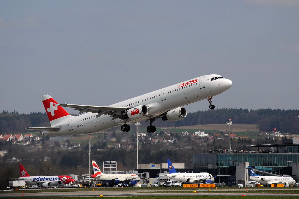 Swiss International Air Lines, HB-IOH, Airbus A321-111. 10.4.2010.