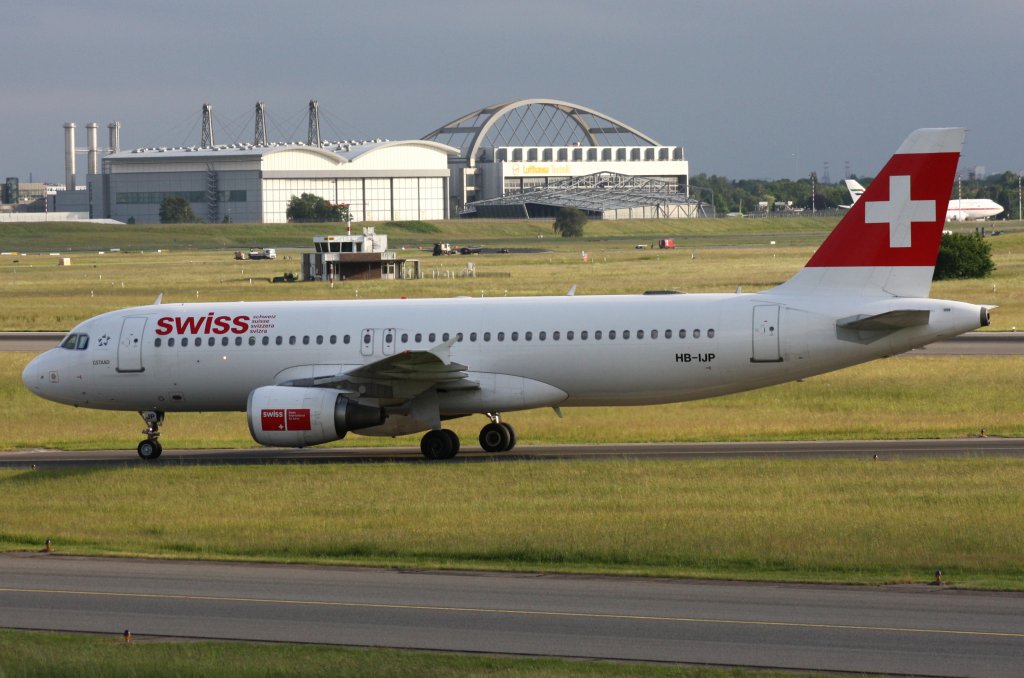 Swiss,HB-IJP,(c/n681),Airbus A320-214,30.05.2012,HAM-EDDH,Hamburg,Germany