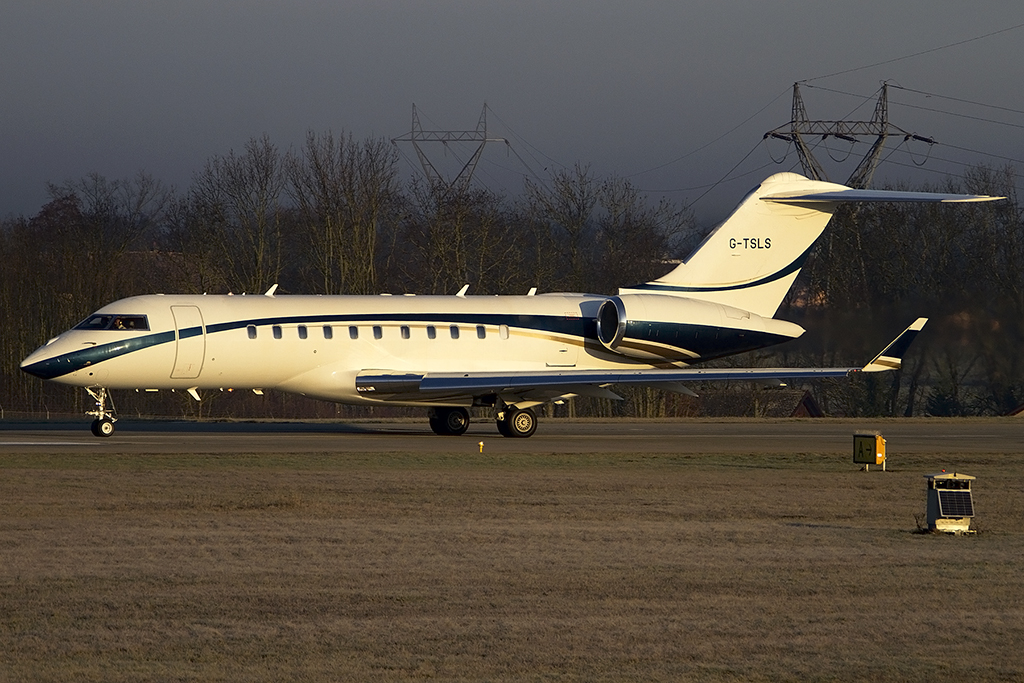 TAG, G-TSLS, Bombardier, BD-700-1A11 Global 5000, 29.12.2012, GVA, Geneve, Switzerland 


