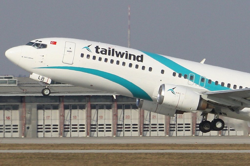 Tailwind Airlines 
Boeing 737-4Q8 
TC-TLB
STR Stuttgart [Echterdingen], Germany
12.02.11