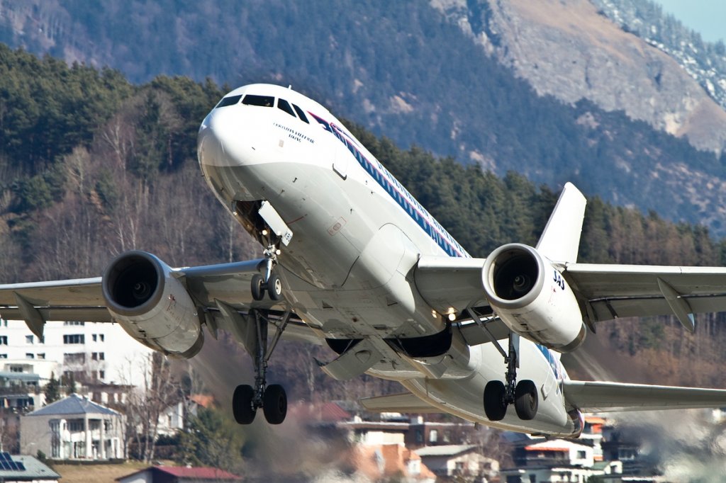 Take off A320/SAS_Retro/Innsbruck (LOWI / INN) / 27.02.2010.