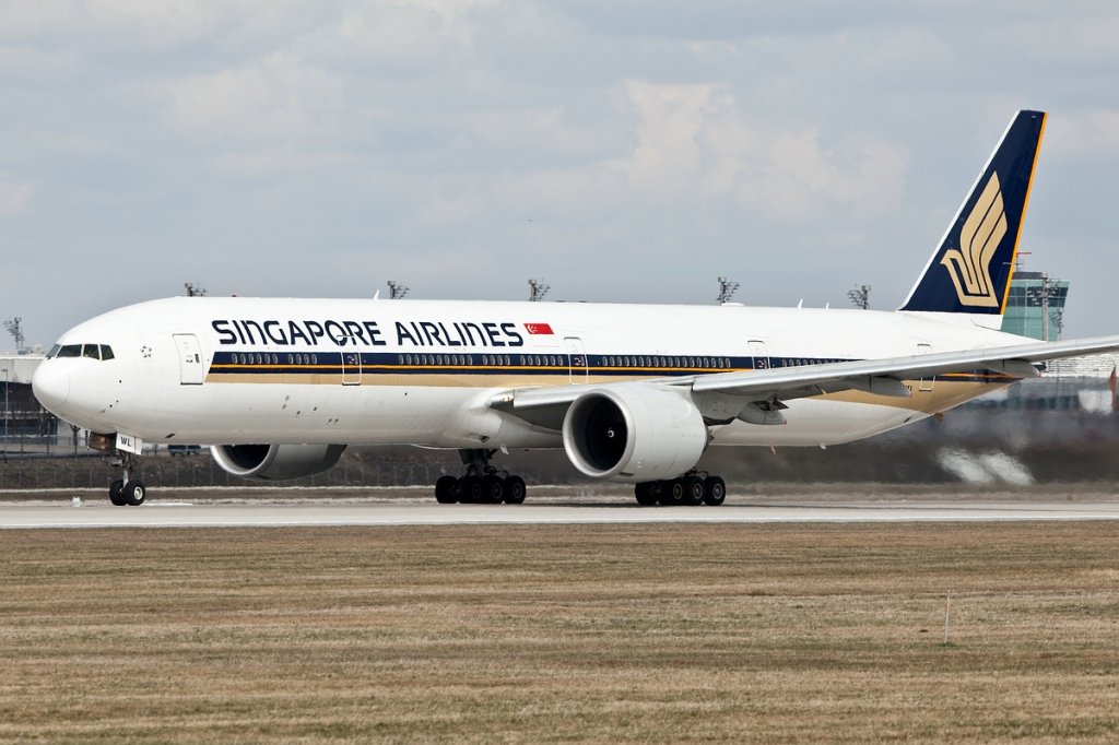 Take off B777/Singapore Airlines/MUC/Mnchen/02.04.2010.