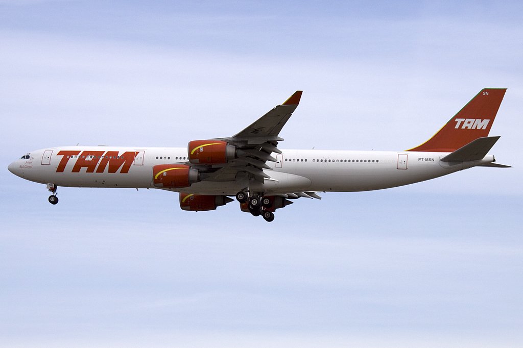 TAM, PT-MSN, Airbus, A340-541, 27.02.2010, MXP, Mailand, Italy


