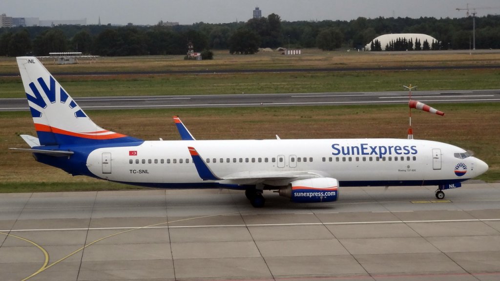 TC-SNL - SunExpress Boeing 737-86N     14.07.2013

Berlin-Tegel