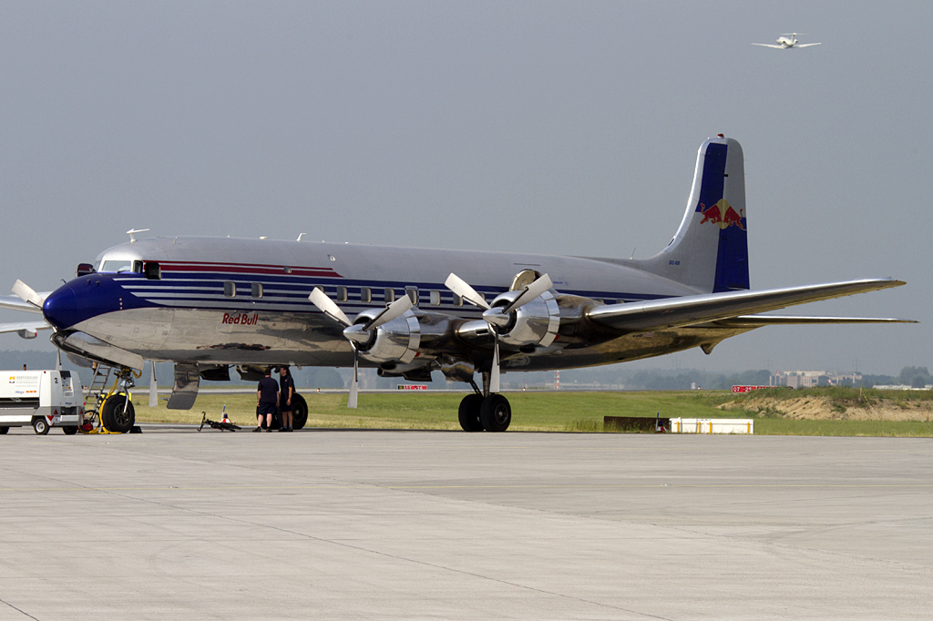 The Flying Bulls, N996DM, Douglas, DC-6B, 11.06.2010, SXF, Berlin-Schnefeld, Germany


