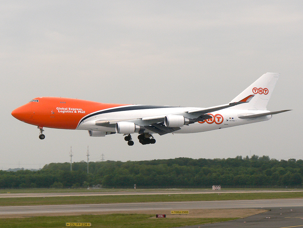TNT B747-400F OO-THA im Anflug auf 23L in DUS / EDDL / Düsseldorf am 06.05.2007