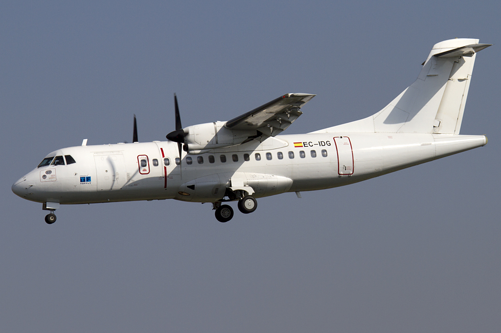 Top Fly, EC-IDG, Aerospatiale, ATR-42, 06.09.2010, BCN, Barcelona, Spain 




