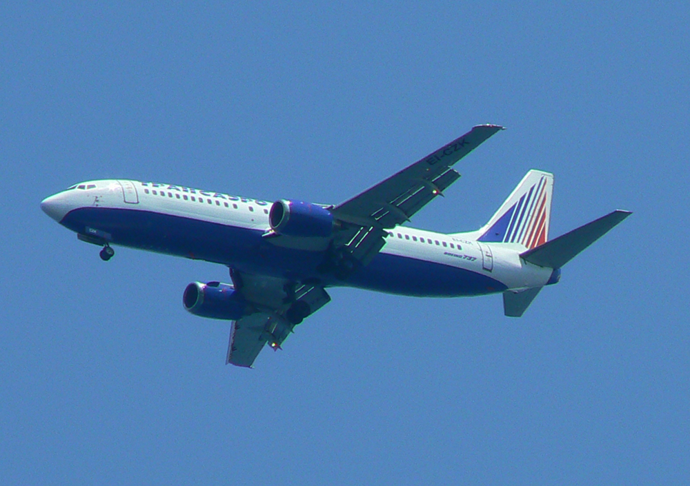 Transaero B 737-4YO EI-CZK im Landeanflug auf Korfu am 18.07.2010