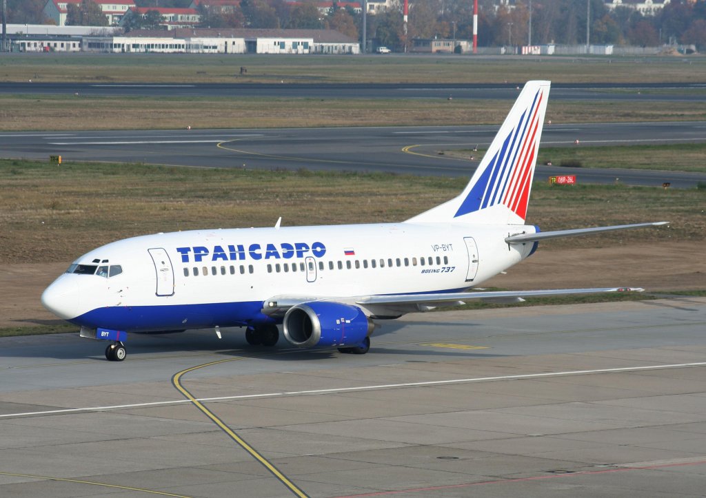 Transaero B 737-524 VP-BYT am 01.11.2009 auf dem Flughafen
Berlin-Tegel
