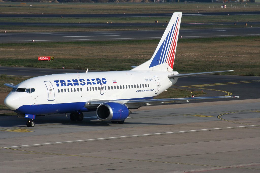 Transaero B 737-5K5 VP-BPD am 31.10.2009 auf dem Flugahefn Berlin-Tegel