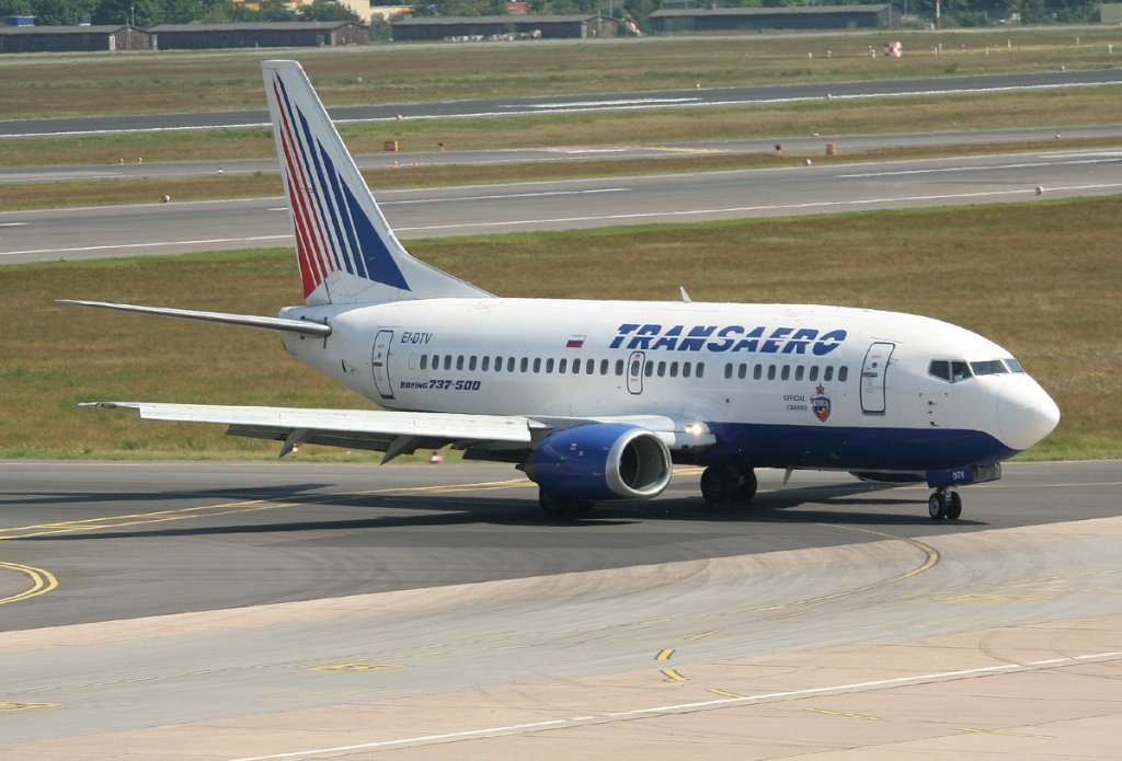 Transaero B 737-5YO EI-DTV bei der Ankunft in Berlin-Tegel am 22.05.2012