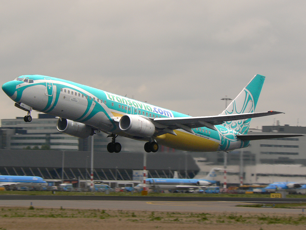 Transavia B737-800 PH-HSX beim Takeoff auf 24 in AMS / EHAM / Amsterdam am 12.07.2007