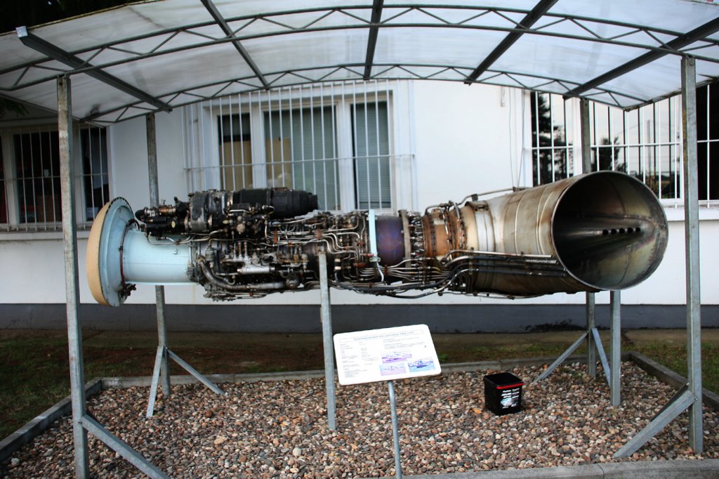 Triebwerk Isotov TW2-117A der Mil Mi-8/9 am 24.07.2011 im Flugplatzmuseum Cottbus