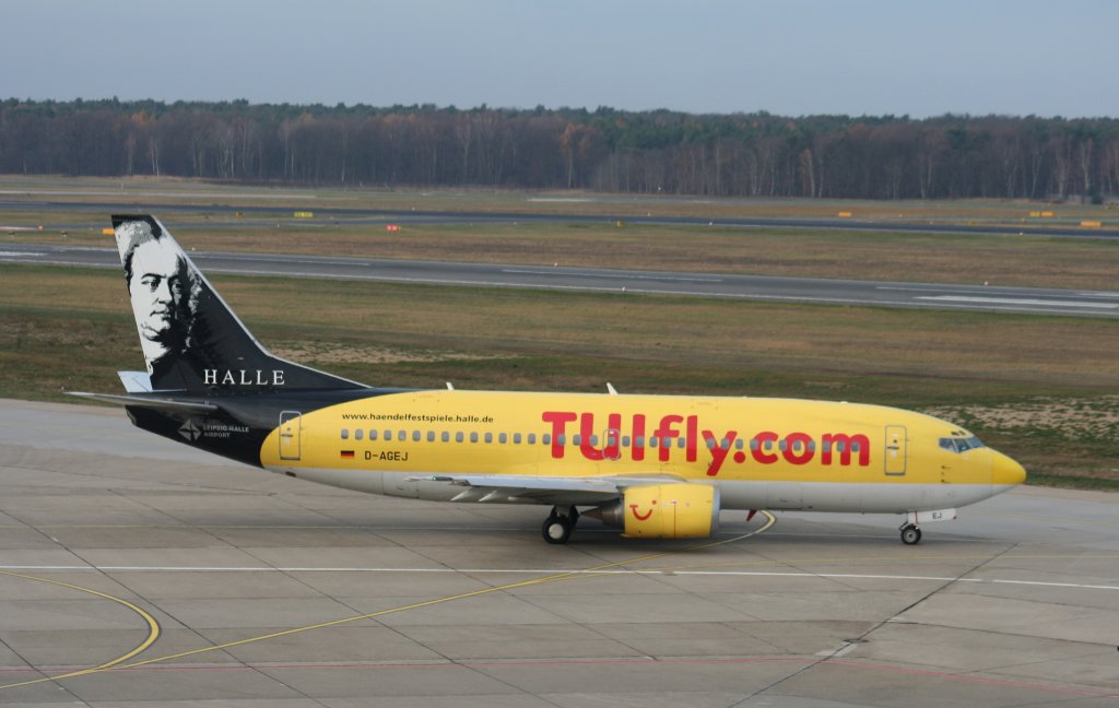 Tuifly B 737-3L9 D-AGEJ am 21.11.2009 auf dem Flughafen Berlin-Tegel