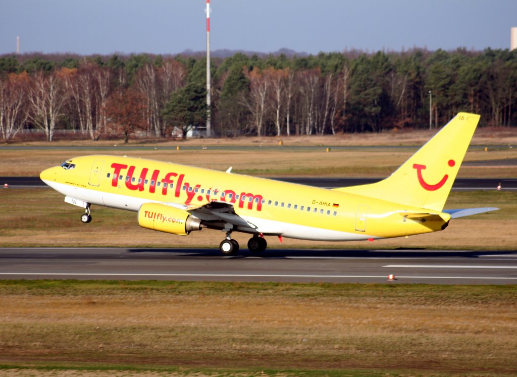 Tuifly B 737-73S D-AHIA beim Start in Berlin-Tegel am 21.11.2009