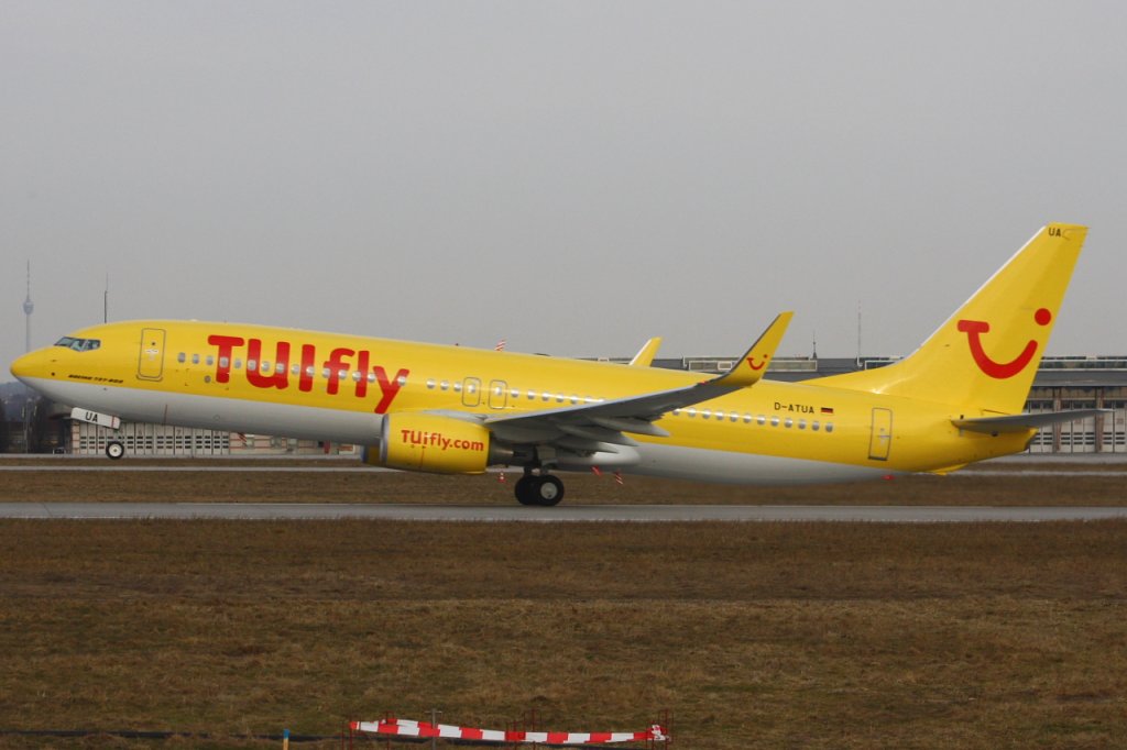 TUIfly 
Boeing 737-8K5 
D-ATUA
12.02.11

(Neue Kabineneinrichtung  Sky Interior  - Take-off Runway 25)


