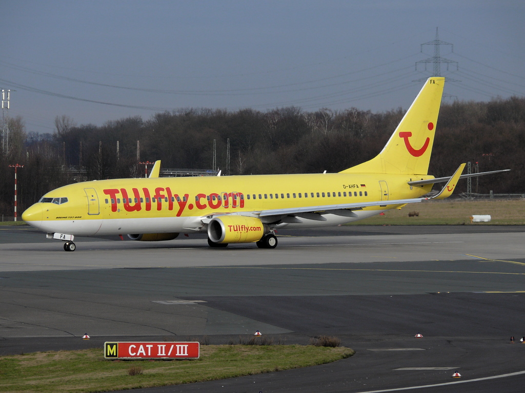 TUIfly; D-AHFA; Boeing 737-8K5. Flughafen Dsseldorf. 16.01.2011.