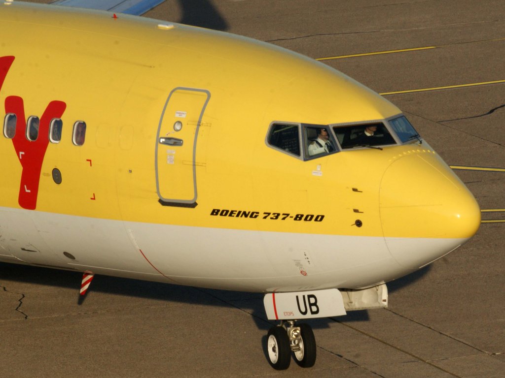TUIfly, D-ATUB, Boeing, 737-800 wl (Bug/Nose), 13.11.2011, DUS-EDDL, Dsseldorf, Germany 