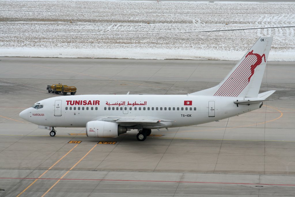 Tunisair B 737-6H3 TS-IOK am 10.03.2010 auf dem Flughafen Stuttgart