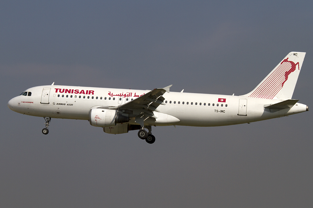 Tunisair, TS-IMC, Airbus, A320-211, 06.09.2010, BCN, Barcelona, Spain 




