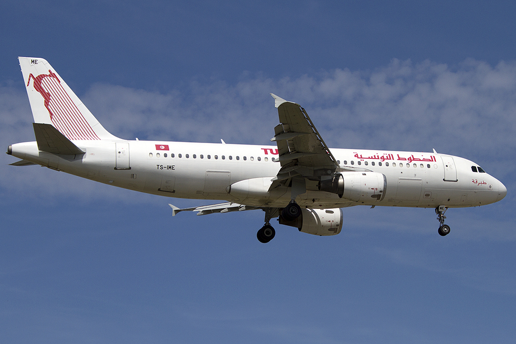 Tunisair, TS-IME, Airbus, A320-211, 04.08.2012, GVA, Geneve, Switzerland




