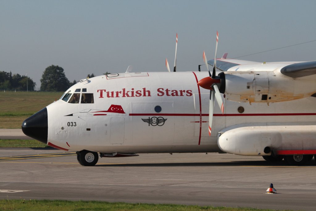 Turkey Air Force C 160 69-033 am 13.09.2012 bei den Vorbereitungen zum Start auf der ILA 2012