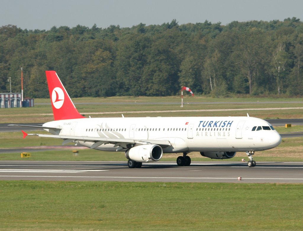Turkish Airlines A 321-231 TC-JRG beim Start in Berlin-Tegel am 25.09.2011