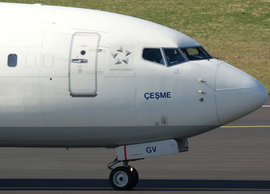 Turkish Airlines, TC-JGV, Boeing 737-800 WL  Cesme  (Nase/Nose), 20.03.2011, DUS-EDDL, Dsseldorf, Germany