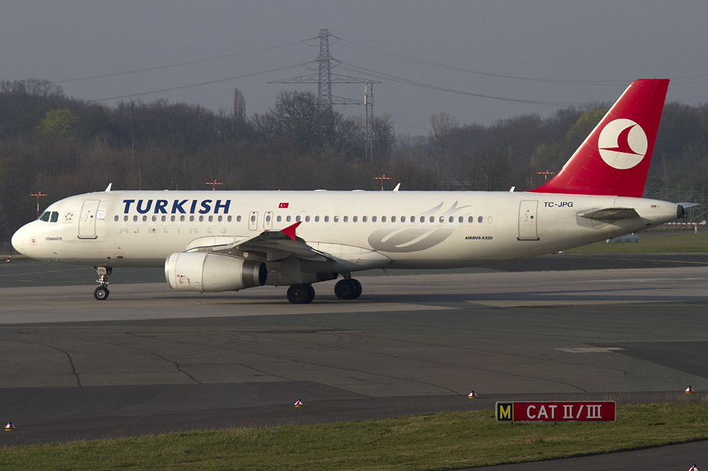 Turkish Airlines, TC-JPG, Airbus, A320-232, 29.03.2011, DUS, Düsseldorf, Germany


