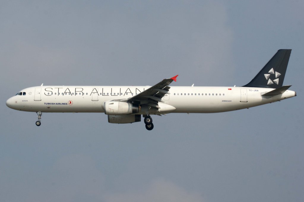 Turkish Airlines, TC-JRA  Kytahya , Airbus, 321-200 (StarAlliance-Lackierung), 13.04.2012, FRA-EDDF, Frankfurt, Germany