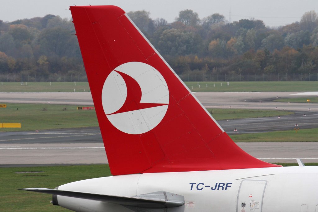 Turkish Airlines, TC-JRF  Fethiye , Airbus, A 321-200 (Seitenleitwerk/Tail), 10.11.2012, DUS-EDDL, Dsseldorf, Germany 
