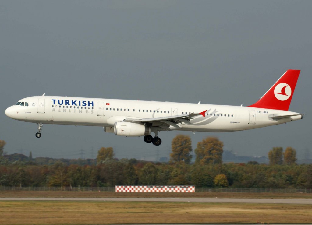 Turkish Airlines, TC-JRJ, Airbus A 321-200 (Corum), 2009.10.24, DUS, Dsseldorf, Germany