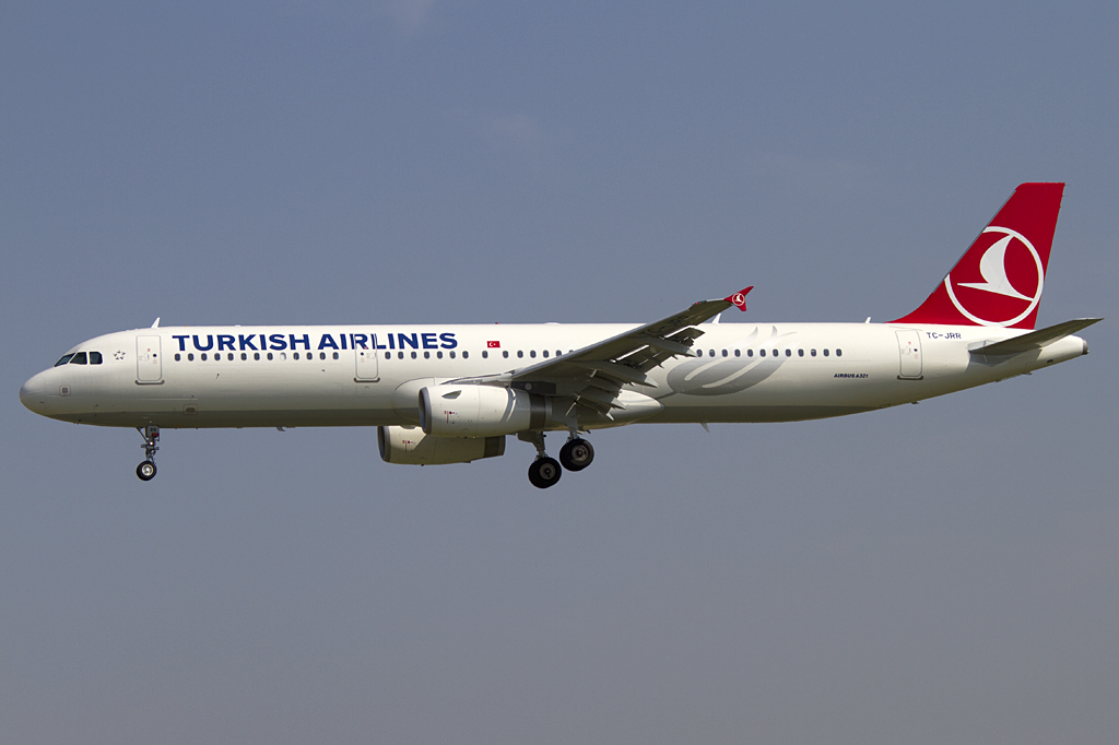 Turkish Airlines, TC-JRR, Airbus, A321-231, 16.06.2011, BCN, Barcelona, Spain 




