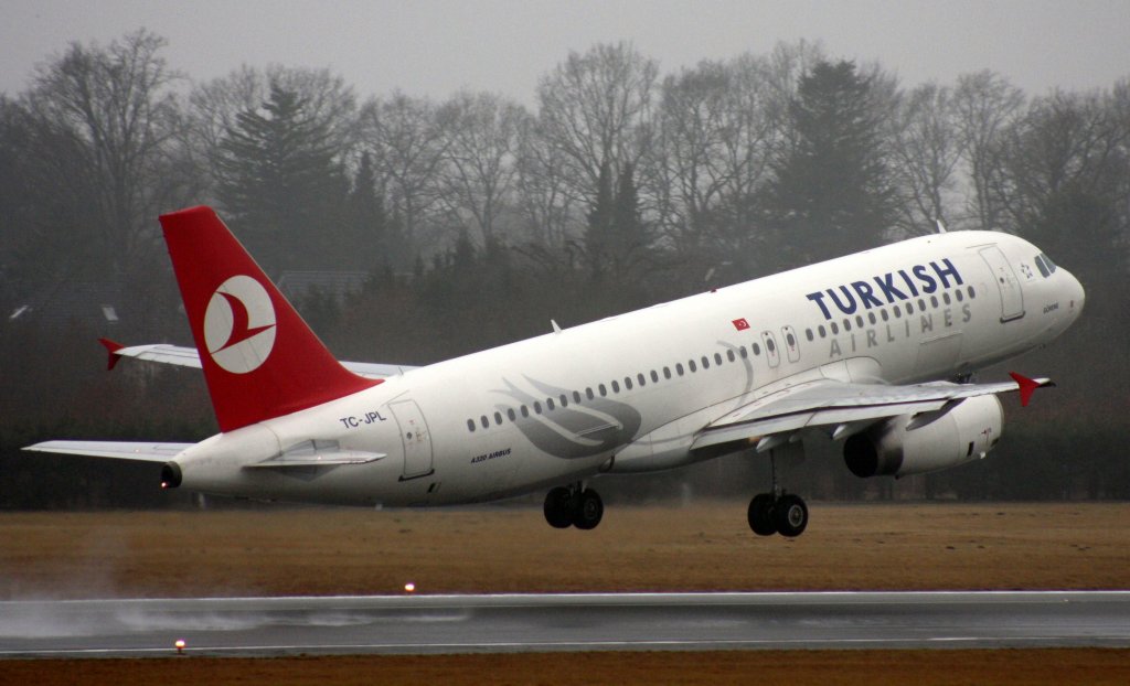 Turkish Airlines,TC-JPL,(c/n 3303),Airbus A320-232,28.02.2012,HAM-EDDH,Hamburg,Germany