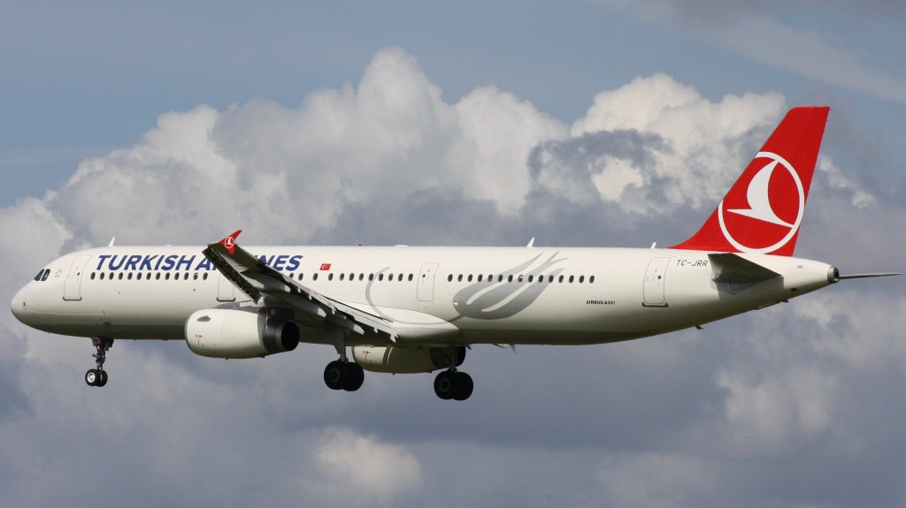 Turkish Airlines,TC-JRR,Airbus A321-231,25.06.2011,HAM-EDDH,Hamburg,Germany