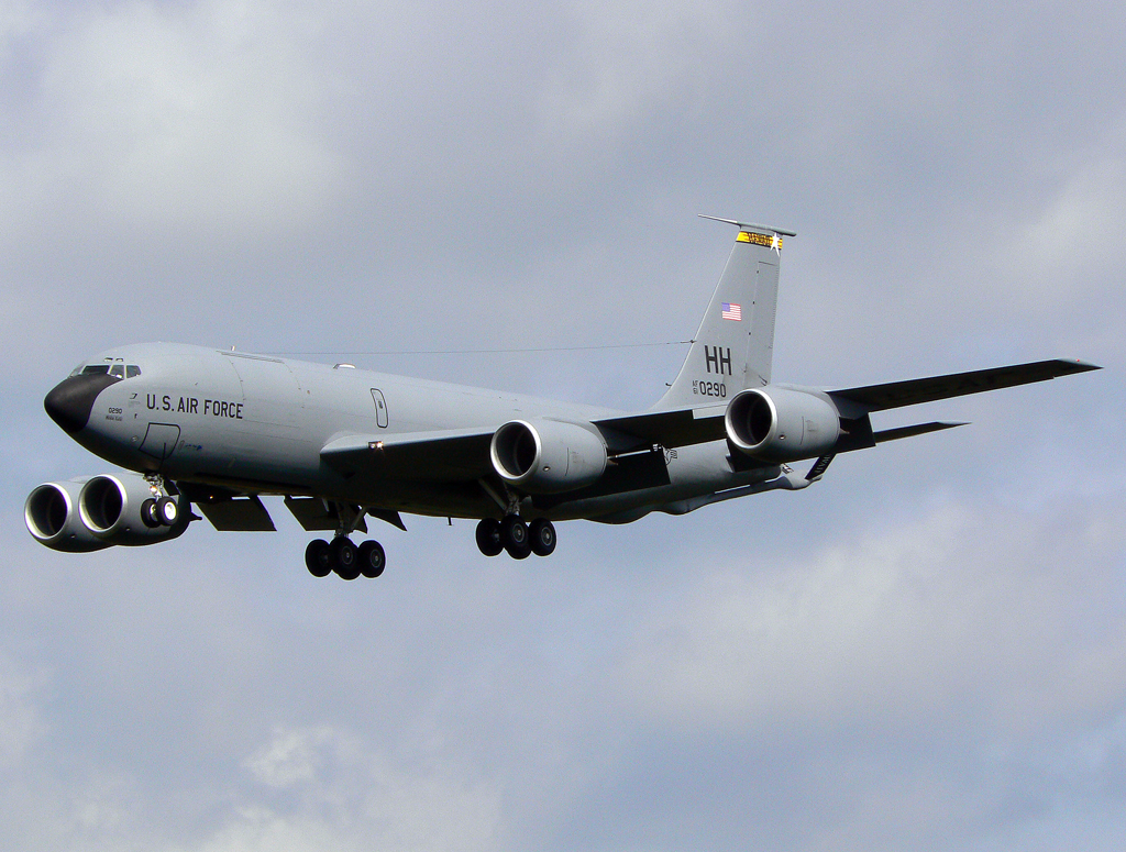 U. S. Air Force KC-135R HH AF 61-0290 im Anflug auf 27 in GKE / ETNG ...