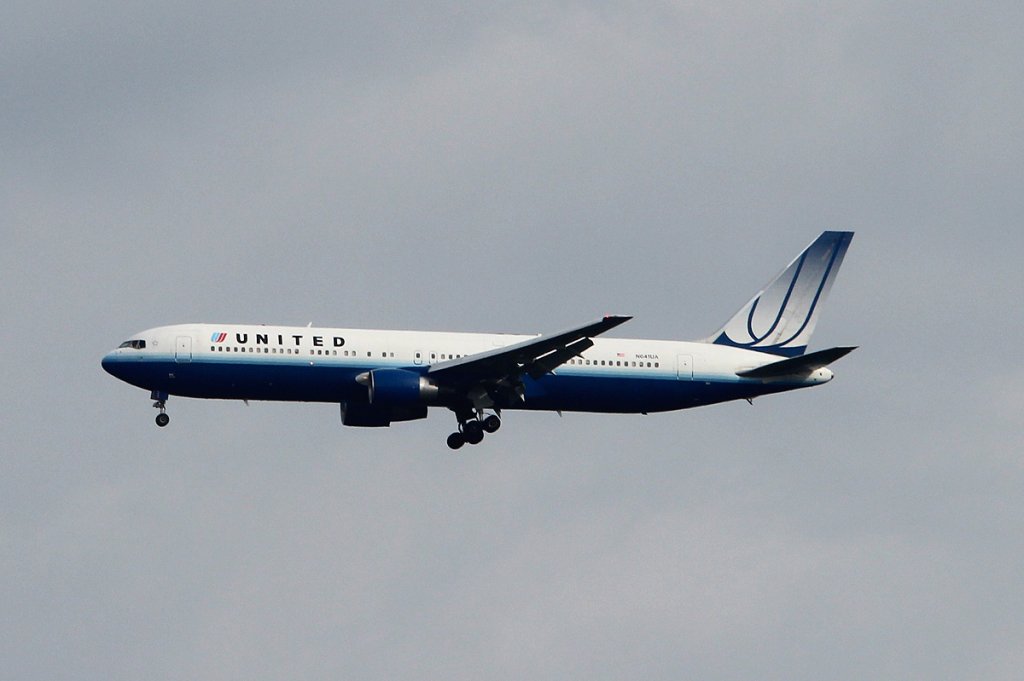 United Airlines B 767-322(ER) N641UA bei der Landung in Frankfurt am Main am 16.08.2012