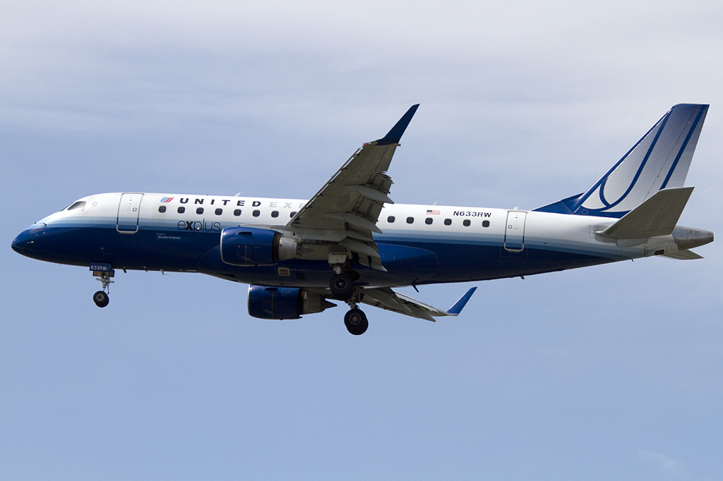 United Express, N633RW, Embraer, EMB-170, 25.08.2011, YUL, Montreal, Canada 







