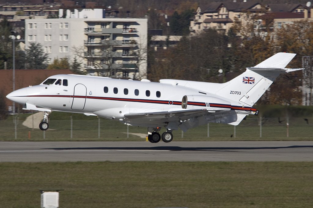 United Kingdom - Air Force, ZD703, BAe, BAe-125-CC3, 25.11.2009, GVA, Geneve, Switzerland 



