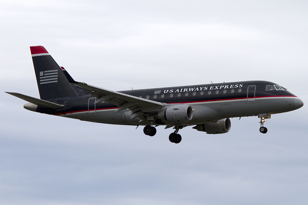 US Airways - Express, N817MD, Embraer, EMB-170, 24.08.2011, YUL, Montreal, Canada


