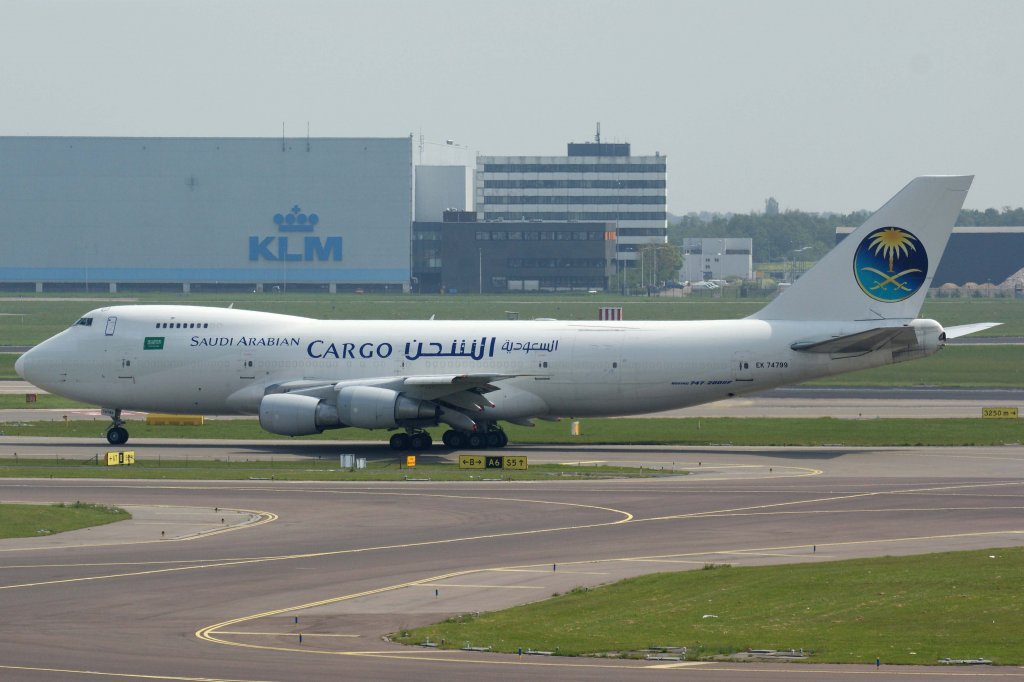 Veteran Avia (Saudi Arabian Cargo-Lackierung), EK-74799, Boeing, 747-200 B (SF), 25.05.2012, AMS-EHAM, Amsterdam (Schiphol), Niederlande 