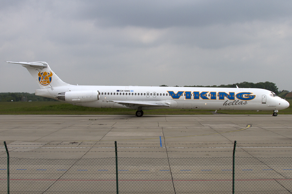 Viking Hellas, SX-SMS, McDonnell-Douglas, MD-83, 07.06.2010, EKSP, Rostock-Laage, Germany



